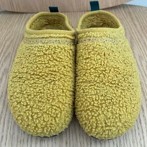 Bombas Men's Sunday Slipper size 8 Color: Marigold
